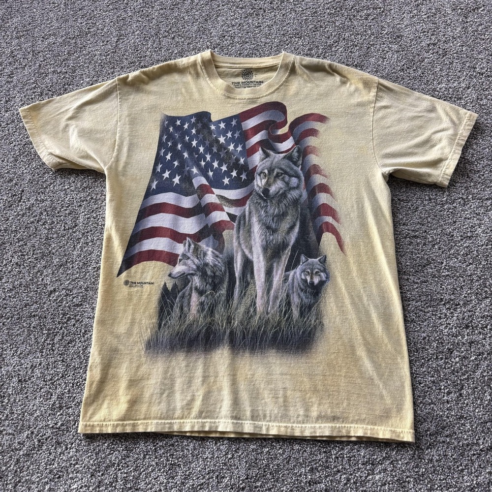 The Mountain Wolves USA Flag Shirt Mens Large Yellow Patriotic Tee T-Shirt